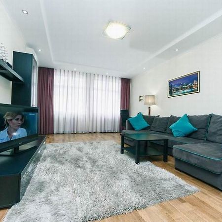 Appartement Vip In A New Building Near Lesi Ukrainki 7A à Kiev Extérieur photo