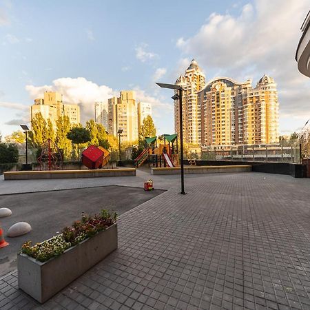 Appartement Vip In A New Building Near Lesi Ukrainki 7A à Kiev Extérieur photo