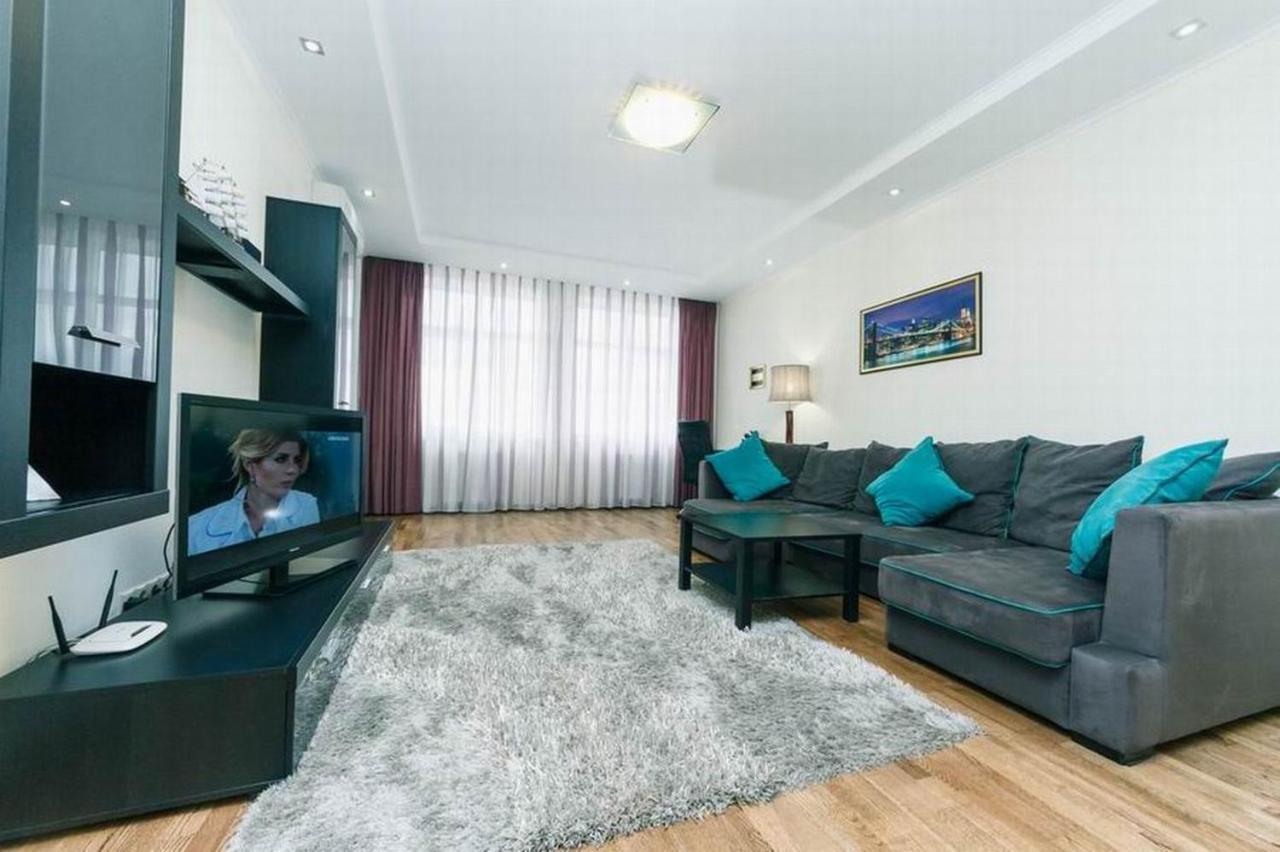 Appartement Vip In A New Building Near Lesi Ukrainki 7A à Kiev Extérieur photo