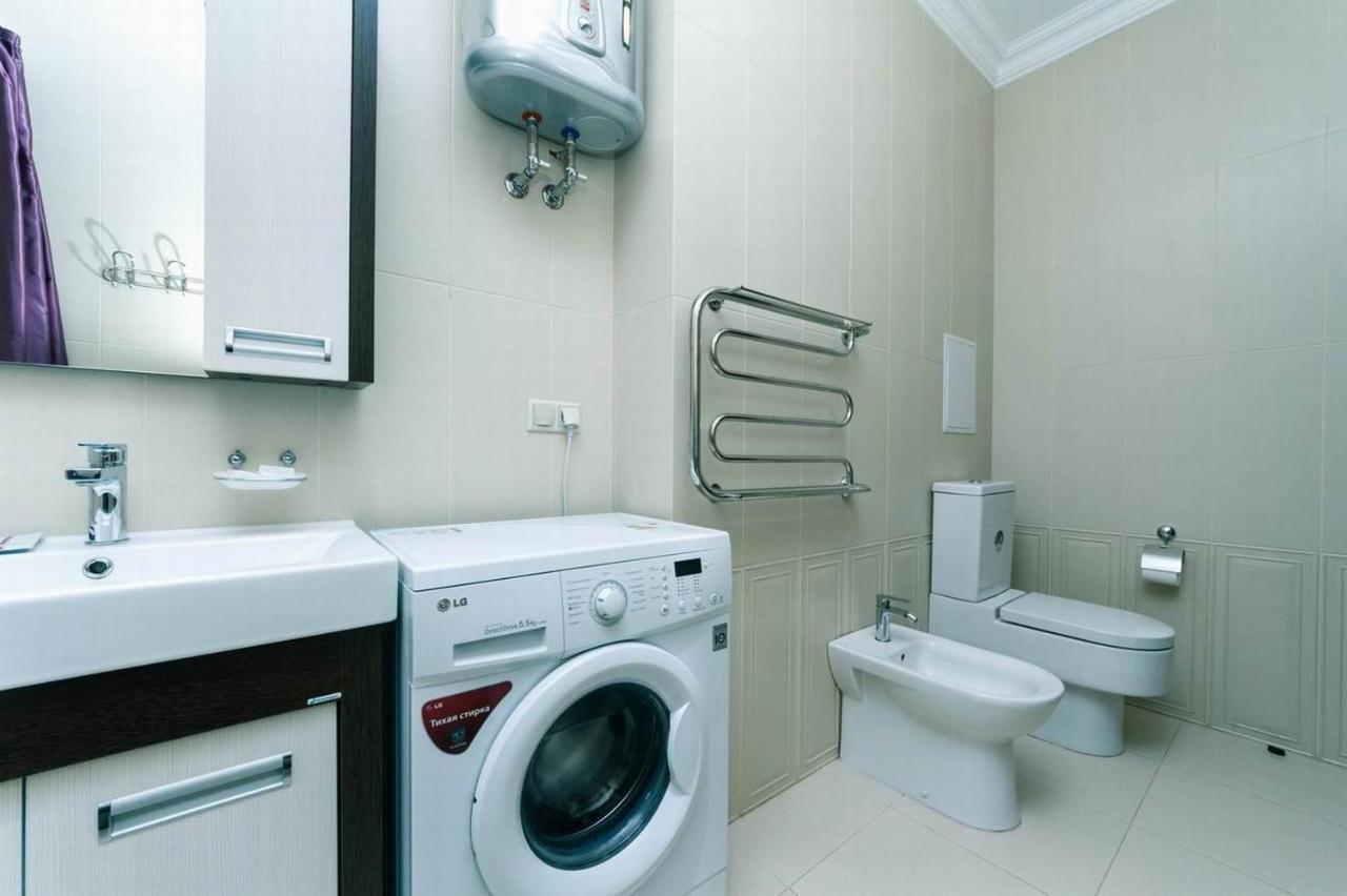 Appartement Vip In A New Building Near Lesi Ukrainki 7A à Kiev Extérieur photo