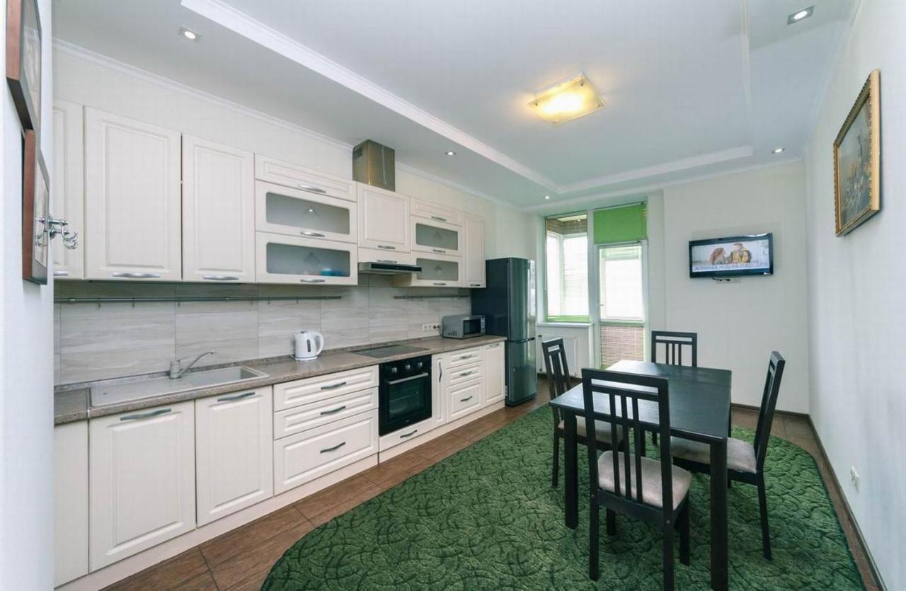 Appartement Vip In A New Building Near Lesi Ukrainki 7A à Kiev Extérieur photo