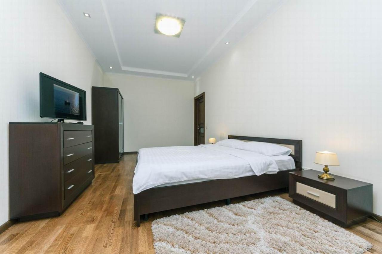 Appartement Vip In A New Building Near Lesi Ukrainki 7A à Kiev Extérieur photo