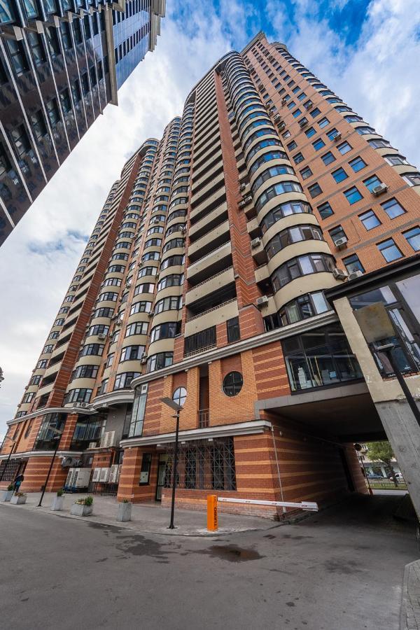 Appartement Vip In A New Building Near Lesi Ukrainki 7A à Kiev Extérieur photo